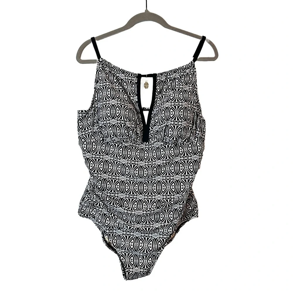 NWT Swimsuits for All One Piece‎ Black & White Stunning Swimsuit 18